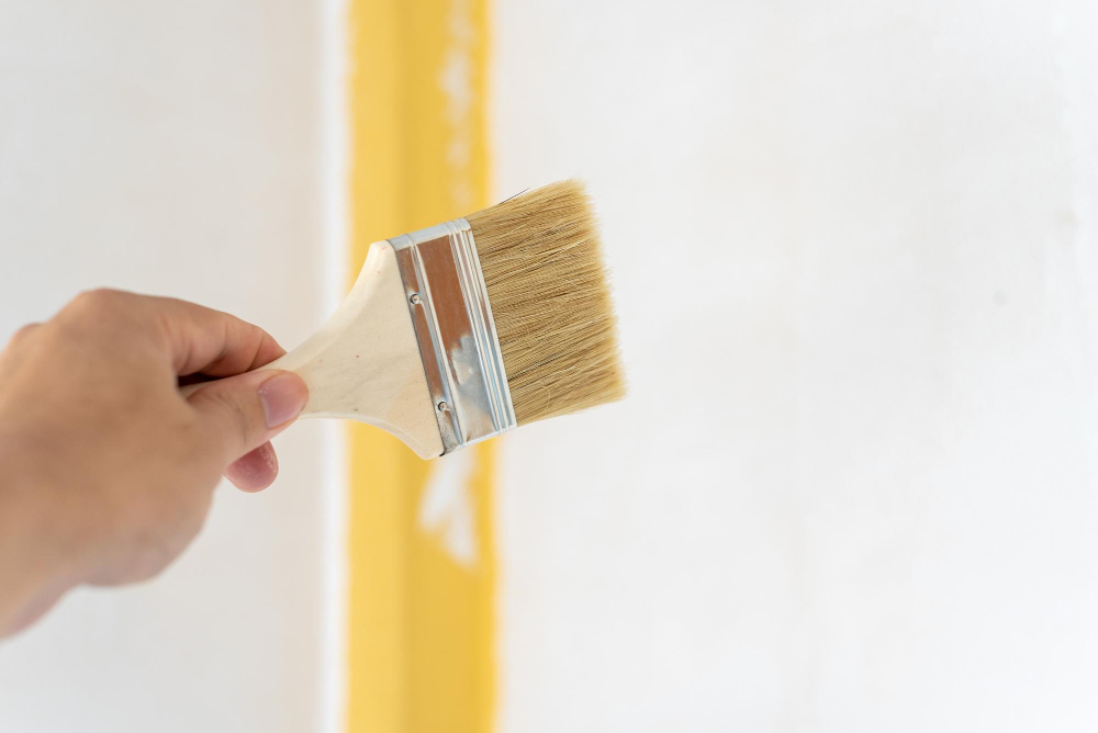 Mastering the Art of Paint Application: Spraying vs. Brushing Techniques